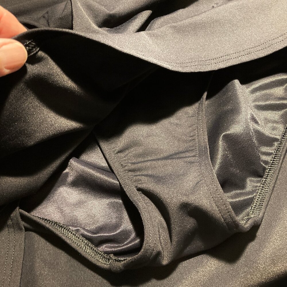 Lands’ End Pull-up Black Skort - Picture 7 of 11
